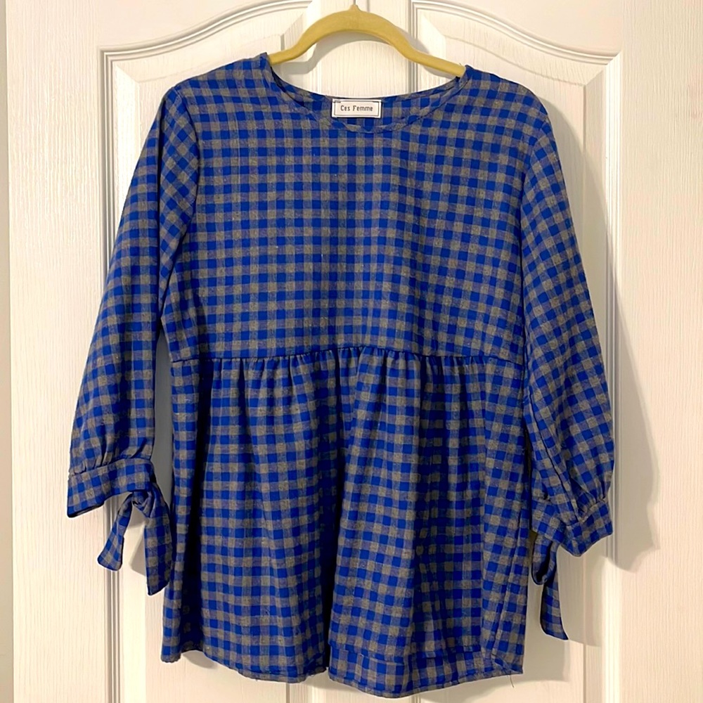 ADORABLE gingham babydoll style top!